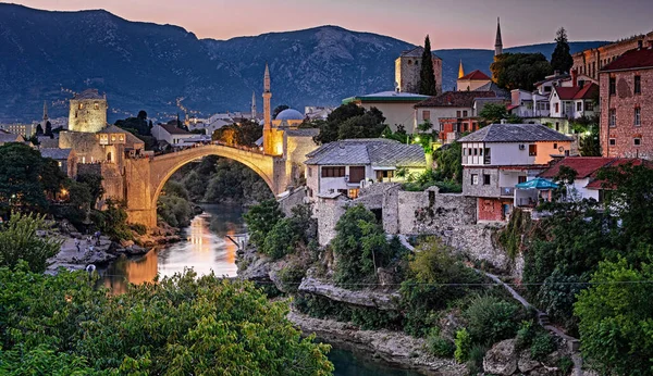 Mostar Bosnia Agosto 2019 Colorido Atardecer Sobre Puente Medieval Mostar — Foto de Stock