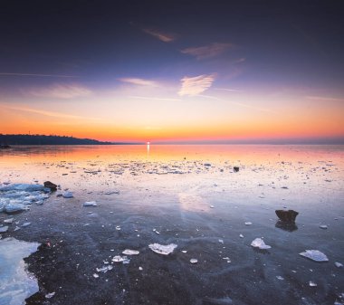 Donmuş Balaton Gölü Renkli günbatımı