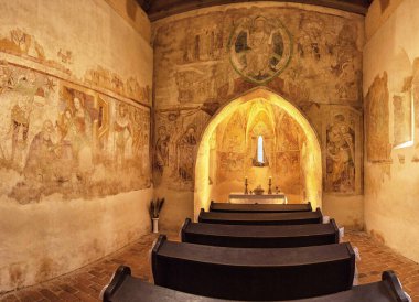 VELEMR, HUNGARY - 21 EKİM, 2018: Ünlü ortaçağ Velemr Kilisesi