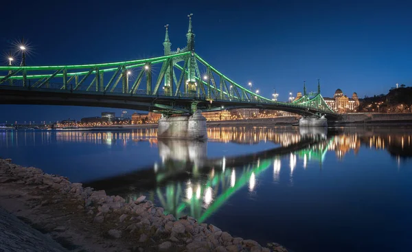 Slavný Most Svobody Modré Hodině Budapešť Maďarsko — Stock fotografie