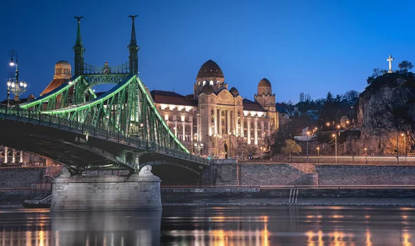 Most Wolności Błękitnej Godzinie Budapeszt Węgry — Zdjęcie stockowe