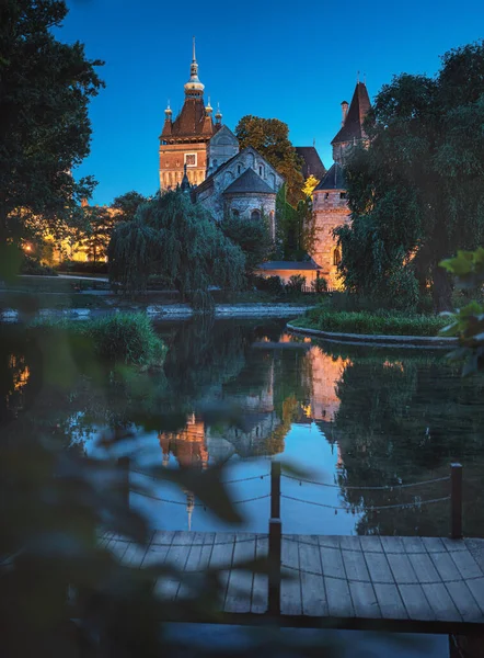 Visa Vajdahunyad Slott Stadsparken Den Ungerska Huvudstaden Budapest — Stockfoto