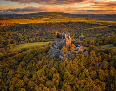 Macaristan 'ın ortaçağ Hollk kalesi