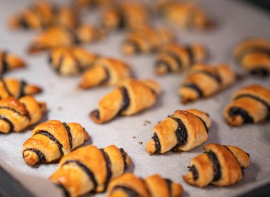 Haşhaş tohumlu Rugelach (kurabiye)