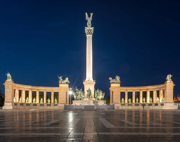 Budapest Hungria Junho 2021 Praça Dos Heróis Famosos Budapeste Hungria — Fotografia de Stock