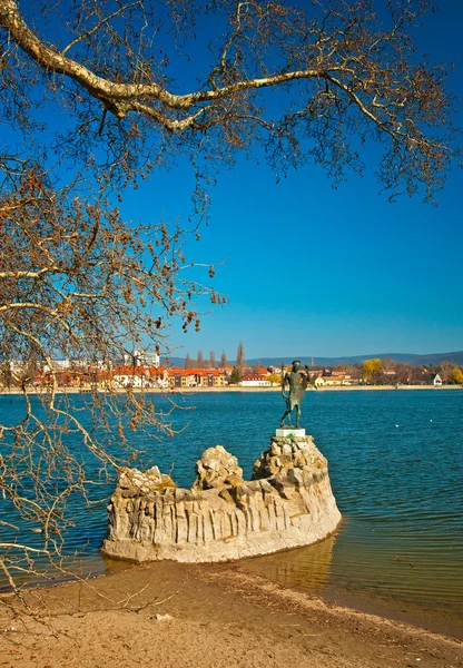 Ісус пам'ятник на річці — стокове фото