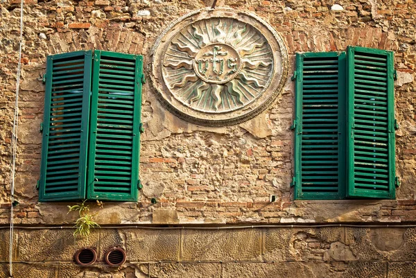 Vintage  Windows on wall — Stock Photo, Image