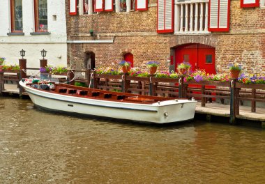 brugge kanallar boyunca evleri