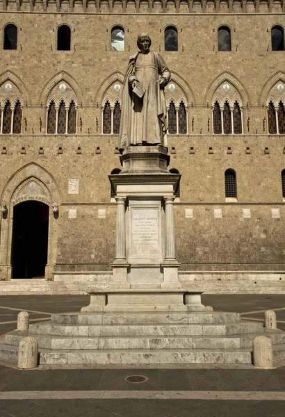 Piazza Salimbeni, Siena, Itálie — Stock fotografie