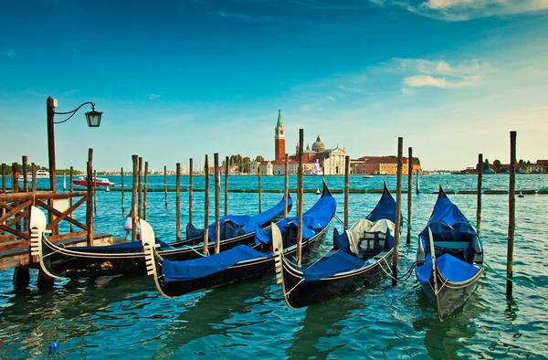 Венеция с гондолами на Гранд-канале — стоковое фото