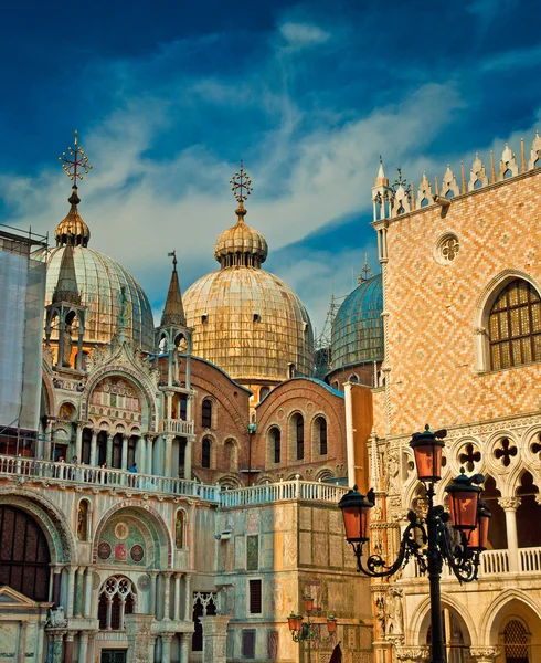 Dogenpalast auf dem San Marco Platz — Stockfoto