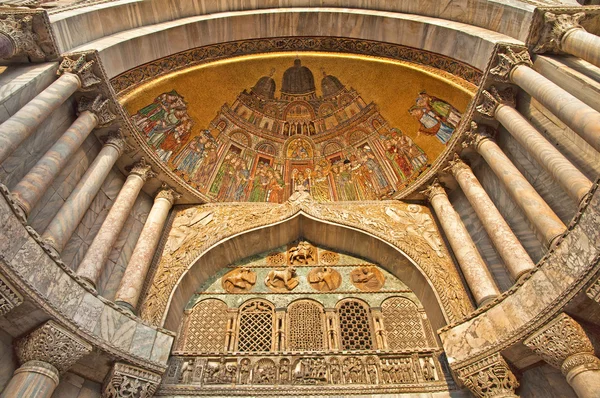 Detail van de San Marco Basiliek — Stockfoto