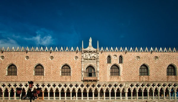 Dóžecí palác v Benátkách — Stock fotografie