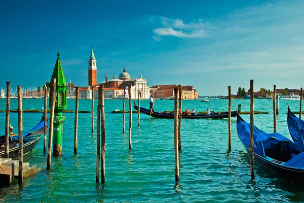 Benátky s gondole na grand canal — Stock fotografie
