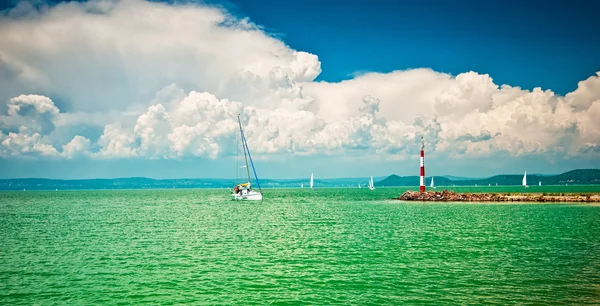 Přístav Balatonfoldvar, Maďarsko. — Stock fotografie