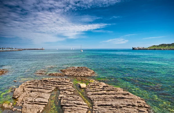 Strand med stenar i Spanien — Stockfoto