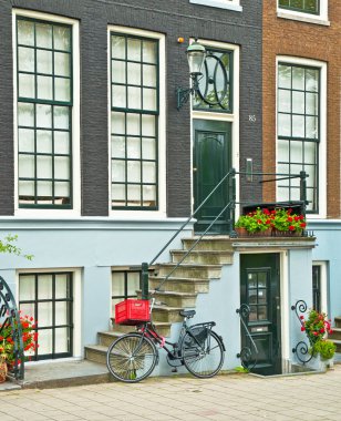 Tipik cityscape Amsterdam