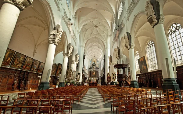 Interior of the Cathedral of Antwerp — Stock Photo, Image