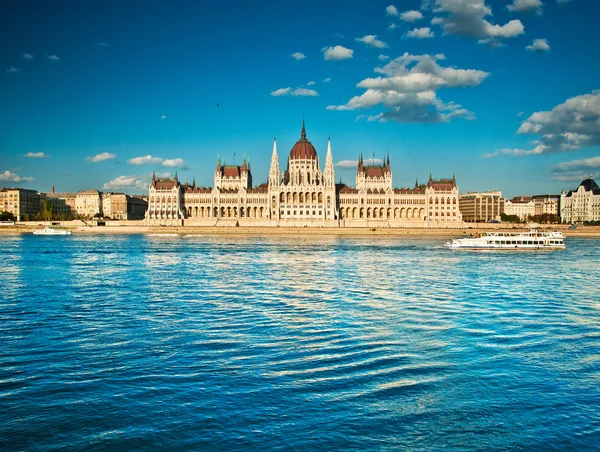 Famoso Parlamento ungherese — Foto Stock