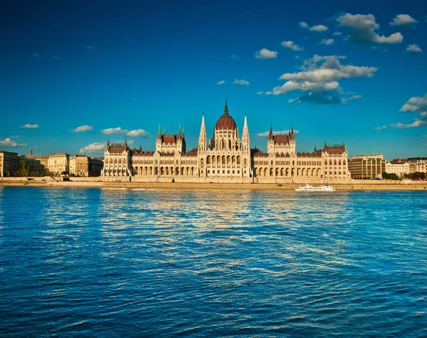 Famous Hungarian Parliament — Stock Photo, Image