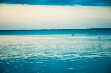 gün batımı sırasında Balaton Gölü