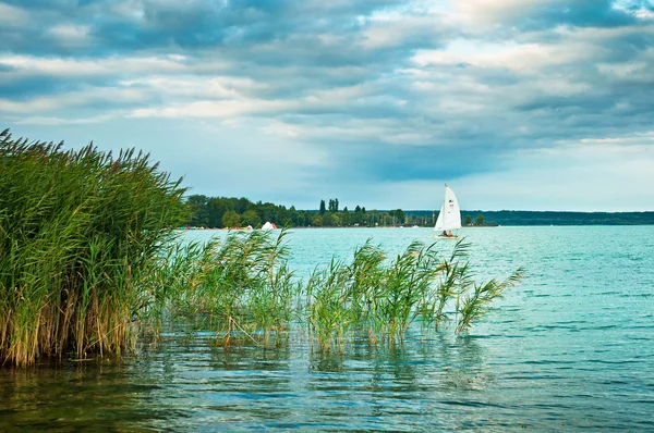 Schöne Jacht auf dem Balaton — Stockfoto