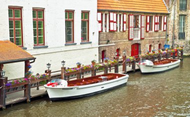 brugge kanallar boyunca evleri