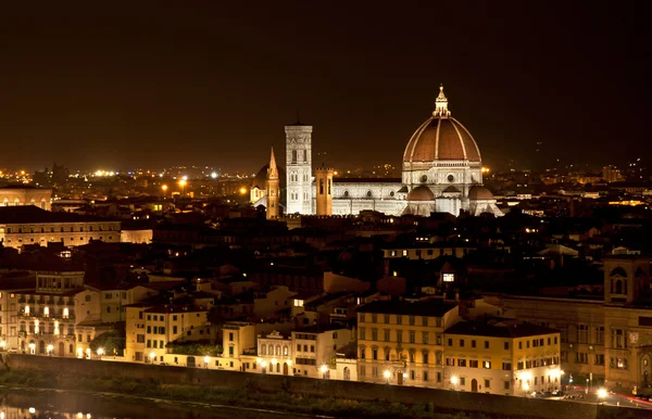 Nachtansicht auf Florenz, Italien — Stockfoto