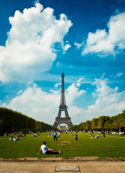 Torre Eiffel en París — Foto de Stock