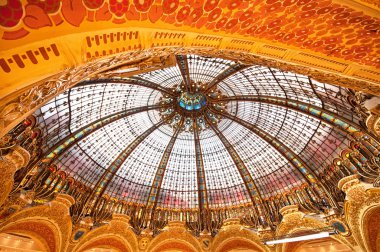 Paris'te Galeries Lafayette iç