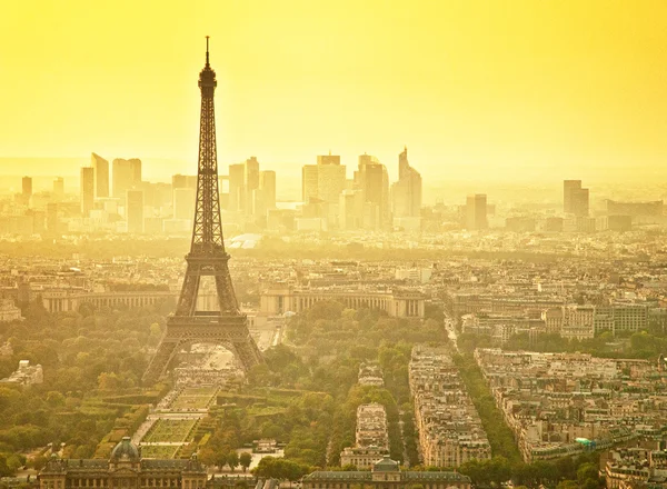 Eiffelturm im Morgengrauen, Frankreich — Stockfoto