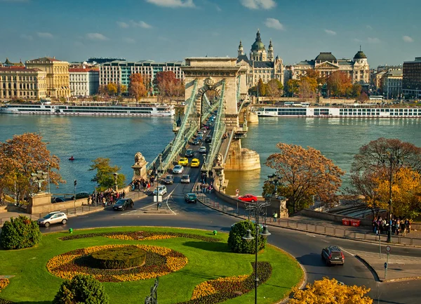 Mooi uitzicht op de Kettingbrug in Boedapest — Stockfoto