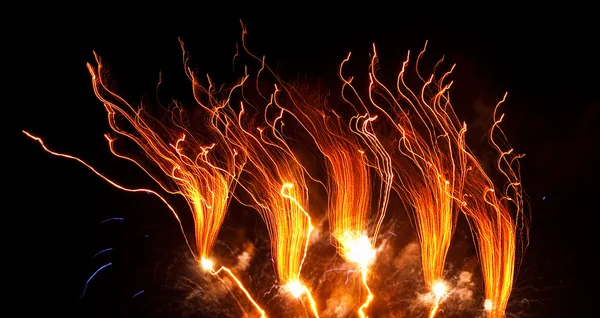 Fuegos artificiales de color en negro — Foto de Stock