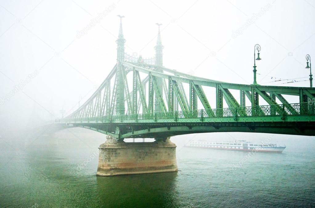 Chain Bridge in Budapest in winter