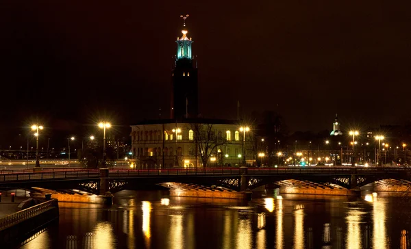 Schöne Abendstadtlandschaft — Stockfoto