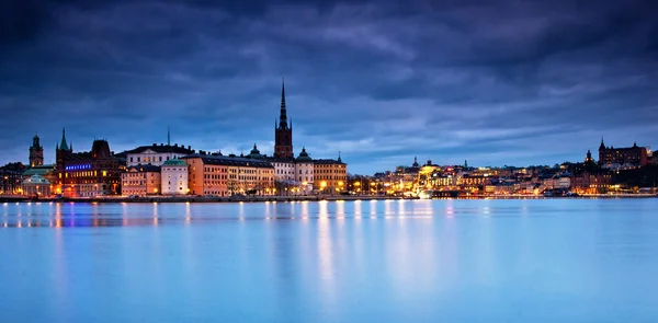 Vacker kväll stadsbild — Stockfoto