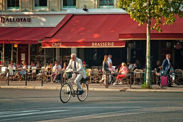 Typický bar ve starém městě Paříž — Stock fotografie