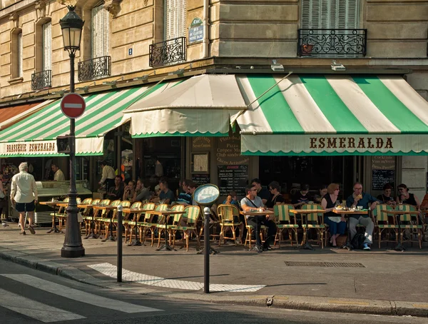 Typický bar ve starém městě Paříž — Stock fotografie