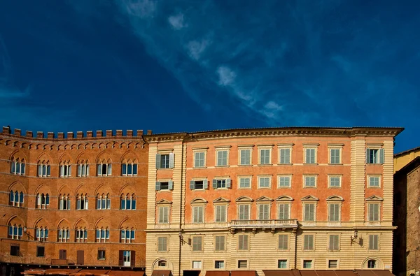 Pěkný výhled na staré město Siena — Stock fotografie