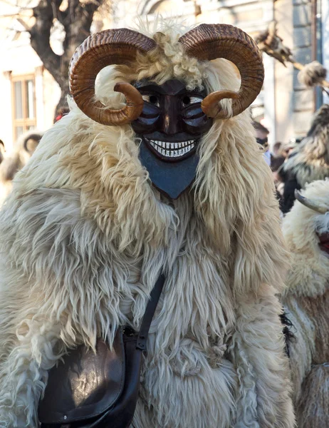 Unidentified people in mask at the Mohacsi Busojaras carnival — Stock Photo, Image