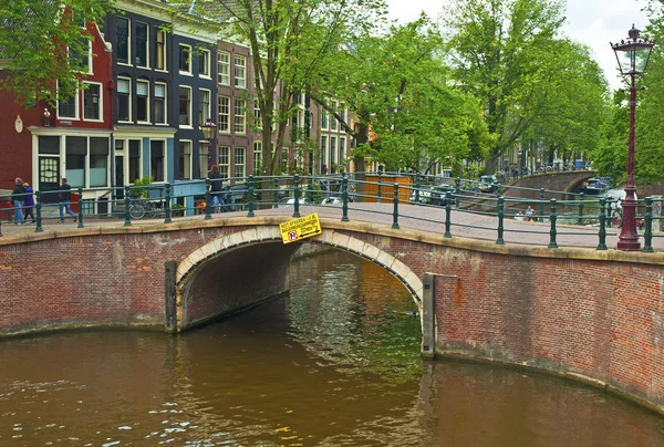 Canales de Ámsterdam y calles — Foto de Stock