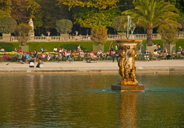 在巴黎的卢森堡公园的视图 — 图库照片