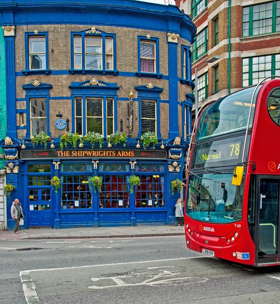 Typisch britisches Pub in London — Stockfoto