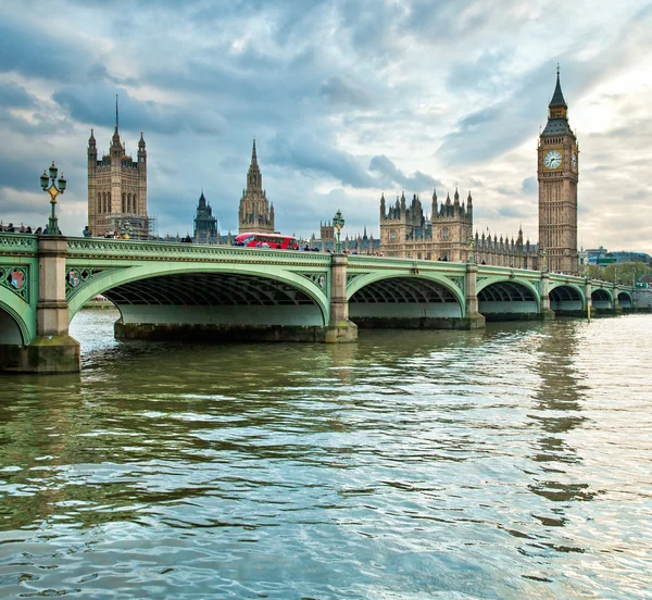 Big Ben und die Häuser des Parlaments — Stockfoto