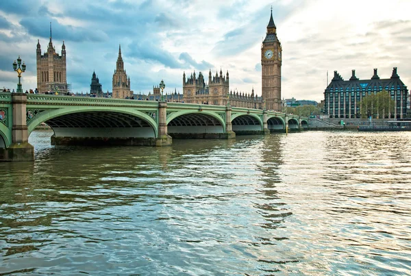 Big Ben und die Häuser des Parlaments — Stockfoto