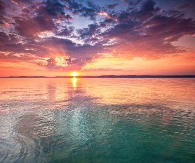 Balaton renkli günbatımı