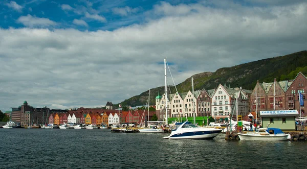 Ships and yachts in the harbor of Bergen — Stock Photo, Image