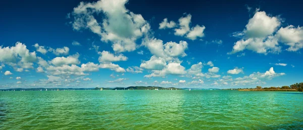 Bright vivid Lake Balaton — Stock Photo, Image