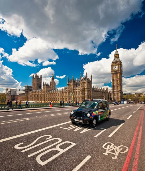 Tipico taxi nero a Londra — Foto Stock