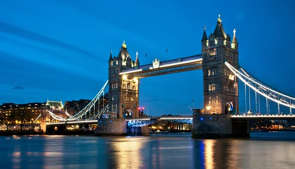 Beroemde tower bridge in Londen — Stockfoto